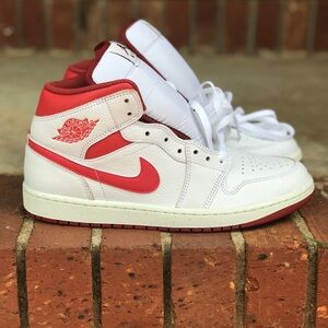Air Jordan 1 SE Mid White Dune Red Size 10